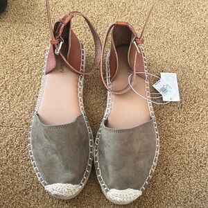 Old Navy Tan and Cream Espadrilles